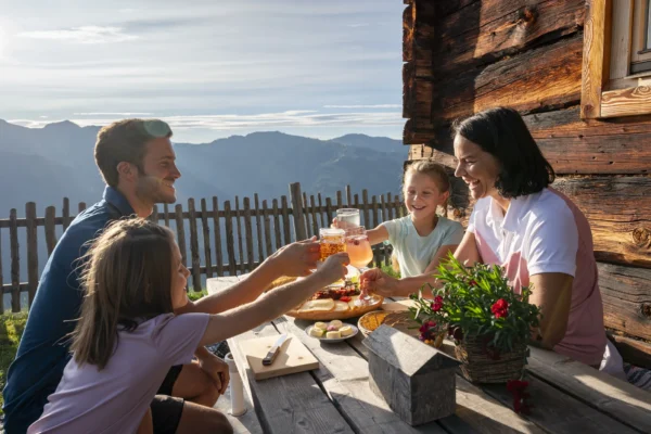 Einkehr familie bichlalm chalet stolz